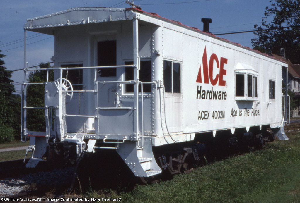 "ACE Hardware" Caboose #4002M